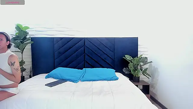 Snapshot of Georgina_Palacios_ chatting on February 24, 5:43 am Georgina Palacios online show from February 24, 5:43 am