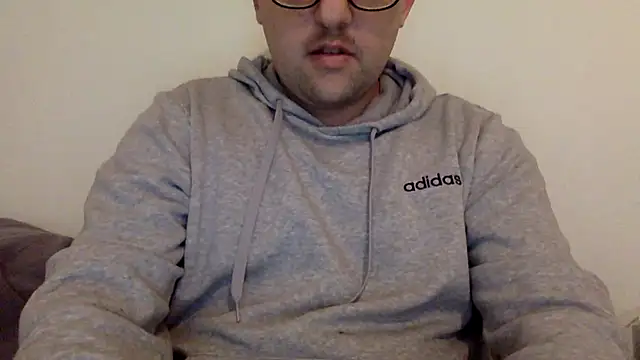 Snapshot of Milflover96 chatting on February 24, 3:53 pm Milflover96 online show from February 24, 3:53 pm