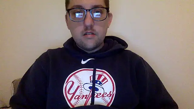 Snapshot of Milflover96 chatting on February 26, 2:04 am Milflover96 online show from February 26, 2:04 am
