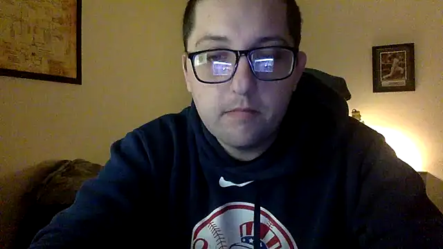 Snapshot of Milflover96 chatting on March 10, 12:29 am Milflover96 online show from March 10, 12:29 am
