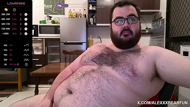 Snapshot of alexxxbear chatting on October 11, 11:20 pm alexxxbear online show from October 11, 11:20 pm