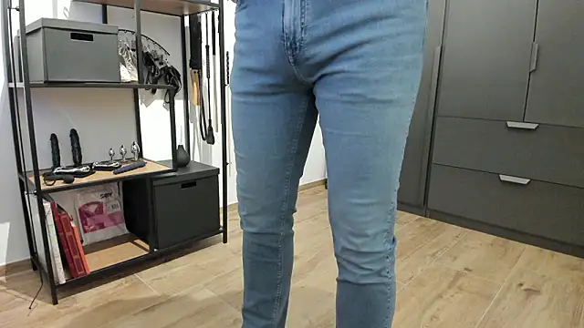 molicaremolicare online show from March 7, 6:06 pm