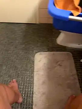 Snapshot of Sex-10-10 chatting on October 19, 7:17 pm Sex-10-10 online show from October 19, 7:17 pm