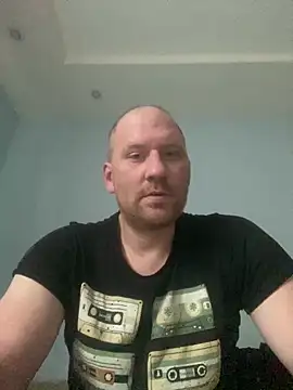 Krzysiekg123 online show from December 21, 1:30 pm