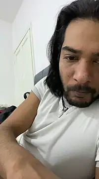 Snapshot of Fuckboy2535 chatting on February 28, 2:31 am Fuckboy2535 online show from February 28, 2:31 am
