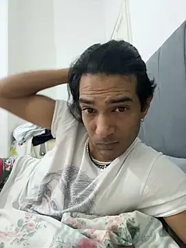 Snapshot of Fuckboy2535 chatting on March 5, 3:30 am Fuckboy2535 online show from March 5, 3:30 am