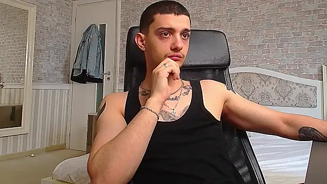 OscarGriffin online show from March 23, 9:21 am