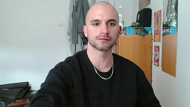 OskarBreno online show from May 16, 3:43 pm