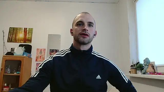 OskarBreno online show from April 29, 6:03 pm
