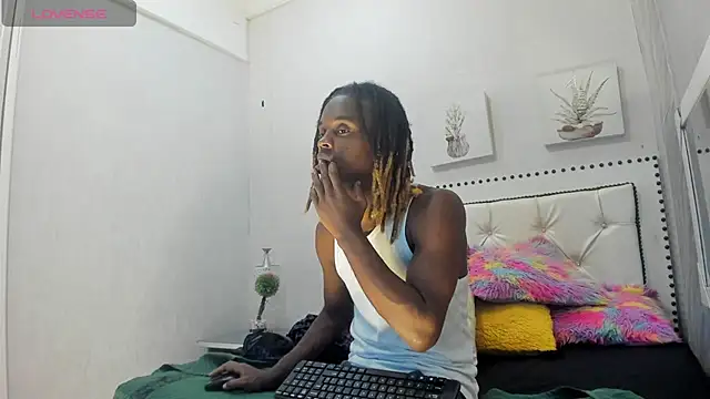 Snapshot of LooganX chatting on September 20, 12:54 am LooganX online show from September 20, 12:54 am