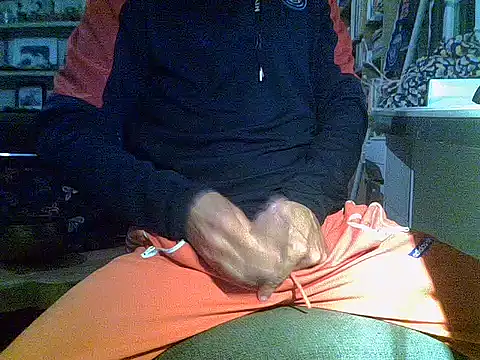 createur34 online show from April 19, 7:49 pm