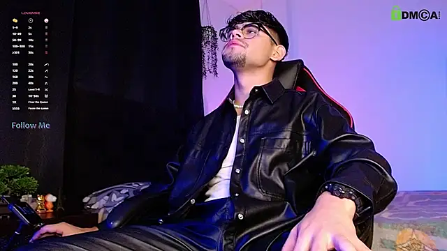 isaac-saenz online show from November 9, 12:36 am