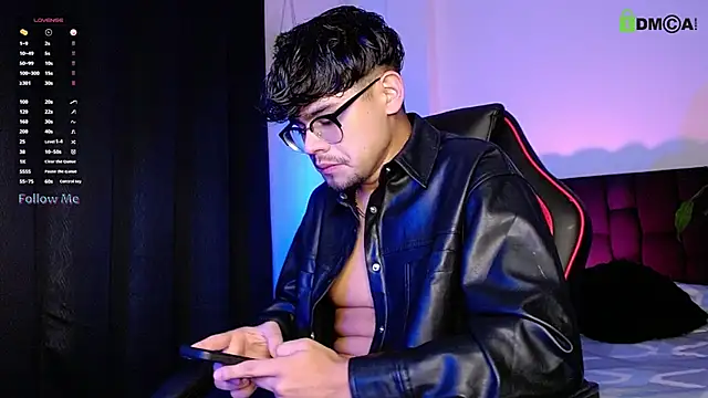 Snapshot of isaac-saenz chatting on October 4, 12:05 am isaac-saenz online show from October 4, 12:05 am