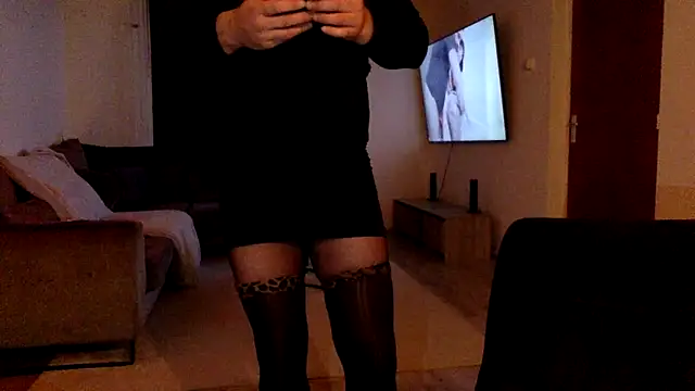 Bleueyez007 online show from April 25, 9:34 pm