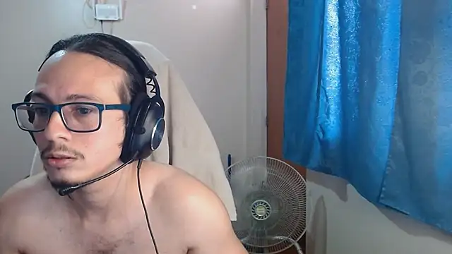Snapshot of cholitohermoso chatting on March 8, 4:58 pm cholitohermoso online show from March 8, 4:58 pm