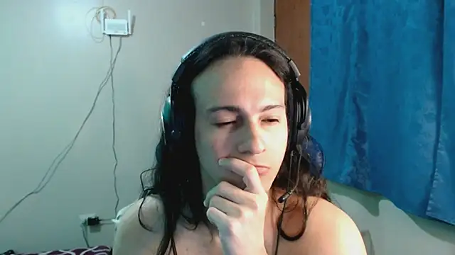 Snapshot of cholitohermoso chatting on March 11, 2:32 am cholitohermoso online show from March 11, 2:32 am