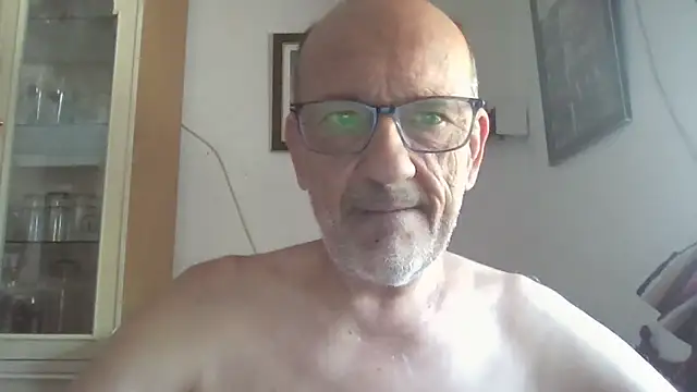 Snapshot of llopaco chatting on September 10, 11:31 am llopaco online show from September 10, 11:31 am