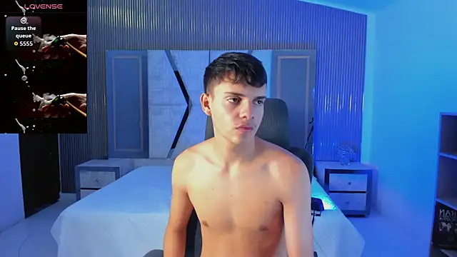 Snapshot of JacobRoberts1 chatting on October 15, 9:11 pm JacobRoberts1 online show from October 15, 9:11 pm