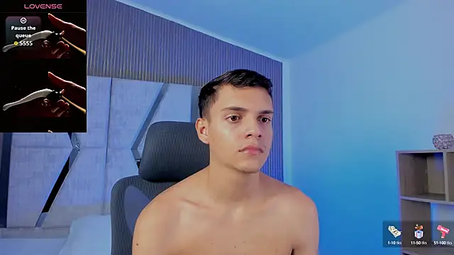 Snapshot of JacobRoberts1 chatting on October 13, 8:26 pm JacobRoberts1 online show from October 13, 8:26 pm