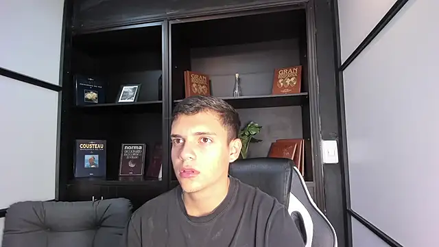 Snapshot of JacobRoberts1 chatting on September 10, 2:49 pm JacobRoberts1 online show from September 10, 2:49 pm