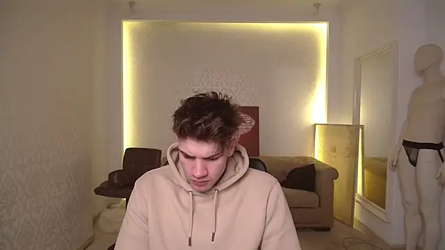 Snapshot of MaxKaiden chatting on February 27, 5:45 am MaxKaiden online show from February 27, 5:45 am