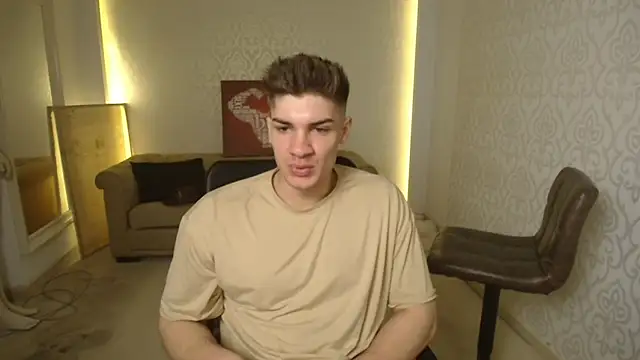 Snapshot of MaxKaiden chatting on March 17, 5:23 am MaxKaiden online show from March 17, 5:23 am