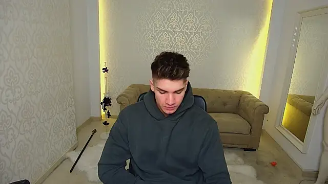 MaxKaiden online show from November 8, 5:21 am