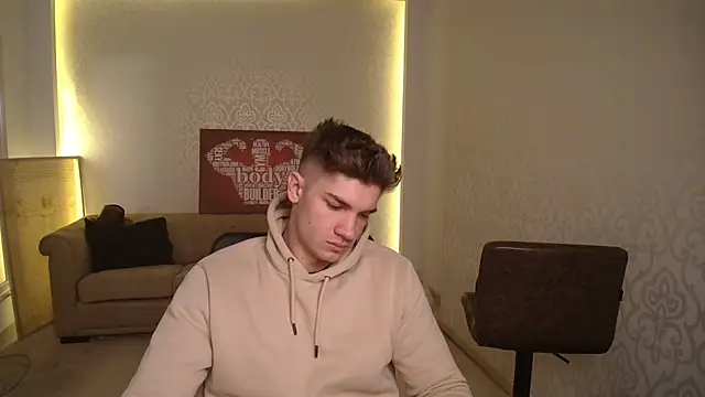 Snapshot of MaxKaiden chatting on March 20, 5:35 am MaxKaiden online show from March 20, 5:35 am
