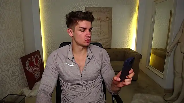 Snapshot of MaxKaiden chatting on October 1, 5:00 am MaxKaiden online show from October 1, 5:00 am