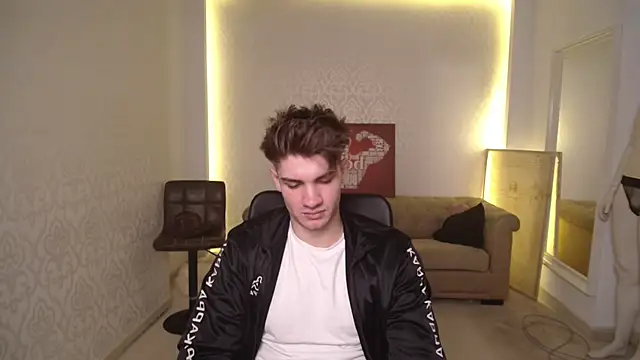 Snapshot of MaxKaiden chatting on March 4, 5:21 am MaxKaiden online show from March 4, 5:21 am