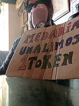 Snapshot of serpensy chatting on October 15, 12:13 pm serpensy online show from October 15, 12:13 pm