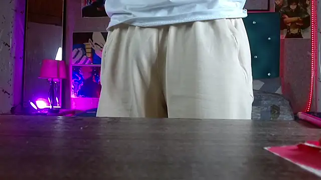 LiamAndrewzz online show from April 18, 7:54 am