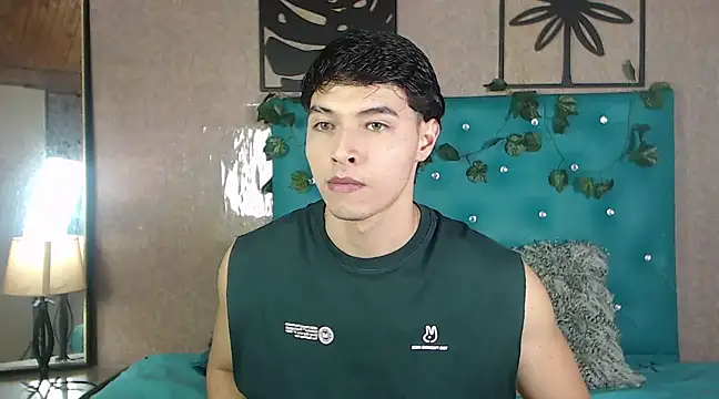 Snapshot of LiamAndrewzz chatting on February 23, 12:04 am LiamAndrewzz online show from February 23, 12:04 am