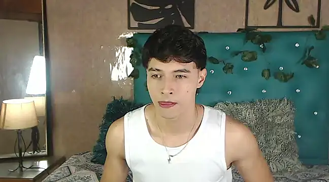 Snapshot of LiamAndrewzz chatting on March 8, 5:03 am LiamAndrewzz online show from March 8, 5:03 am