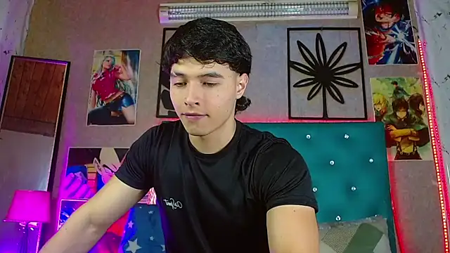 LiamAndrewzz online show from May 1, 5:21 am