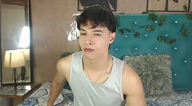 Snapshot of LiamAndrewzz chatting on March 9, 4:49 am LiamAndrewzz online show from March 9, 4:49 am