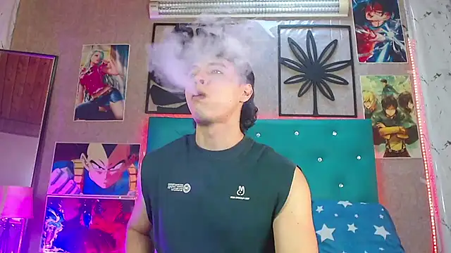 LiamAndrewzz online show from December 3, 7:42 pm