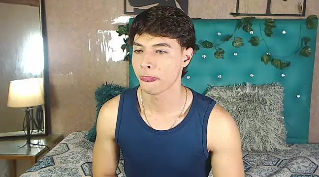 Snapshot of LiamAndrewzz chatting on March 23, 4:05 am LiamAndrewzz online show from March 23, 4:05 am