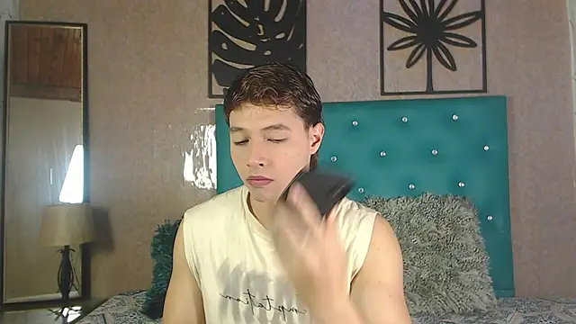 Snapshot of LiamAndrewzz chatting on September 9, 5:07 am LiamAndrewzz online show from September 9, 5:07 am