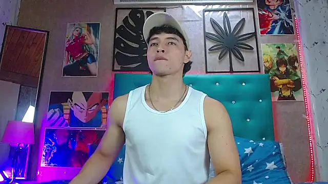 Snapshot of LiamAndrewzz chatting on October 10, 6:13 pm LiamAndrewzz online show from October 10, 6:13 pm