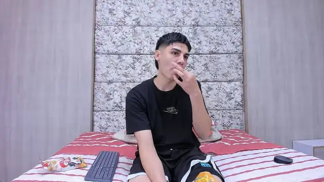 frank jhonsson online show from March 14, 7:10 pm