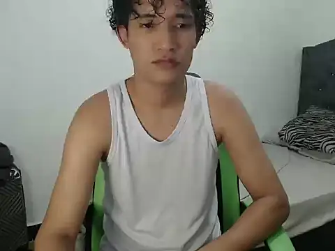 Boy coll online show from April 7, 8:09 pm