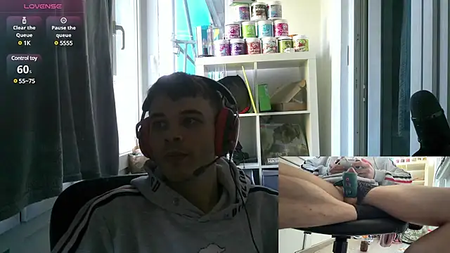 Snapshot of PainterHase chatting on March 18, 3:22 pm PainterHase online show from March 18, 3:22 pm