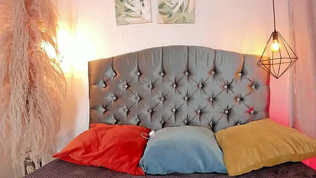 iiangel  online show from October 26, 4:25 am