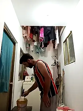 Je1s online show from February 4, 6:36 pm