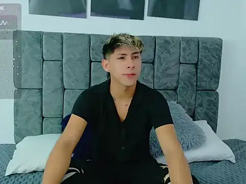 Angel Medina online show from September 17, 1:23 pm