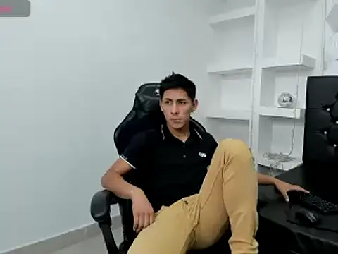 Angel Medina online show from March 12, 1:40 pm