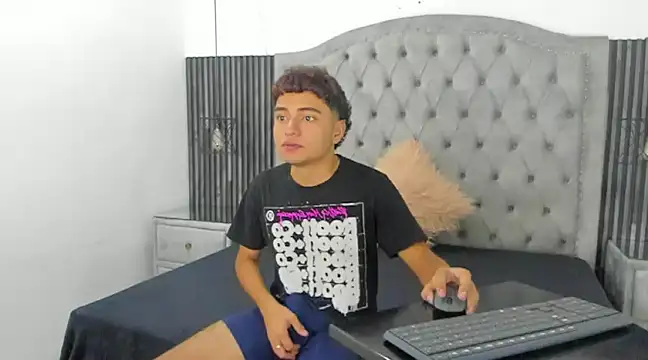 CamilowhiteS online show from March 1, 7:26 pm