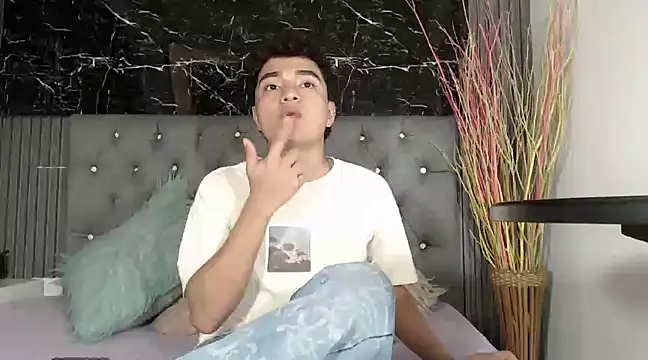 CamilowhiteS online show from February 22, 7:32 pm