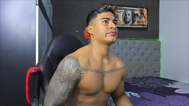 Snapshot of luigi_hot_ chatting on October 20, 5:39 pm luigi hot online show from October 20, 5:39 pm